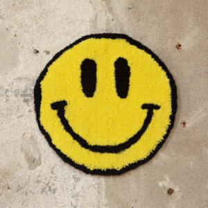 m-MK tufted rug Smiley